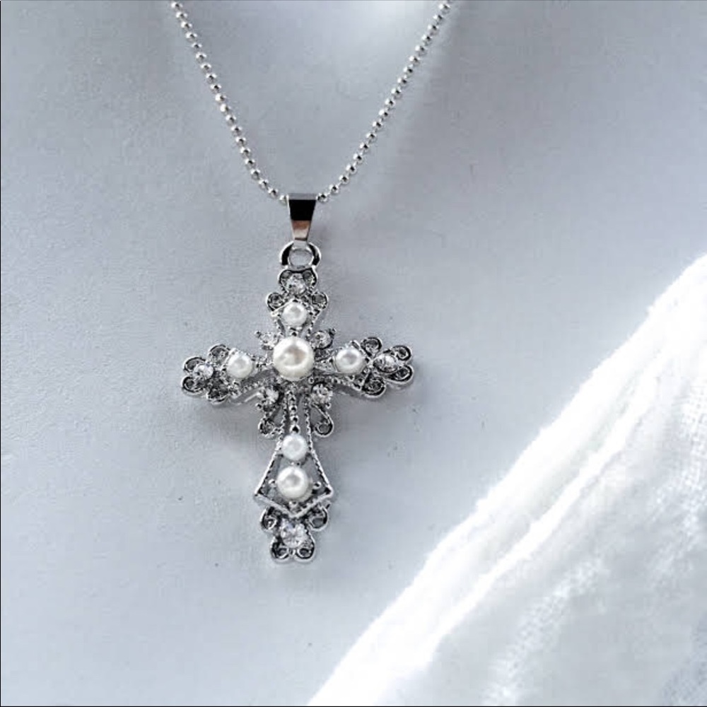 Beautiful Cross w/Crystals & Faux Pearls, NWT.